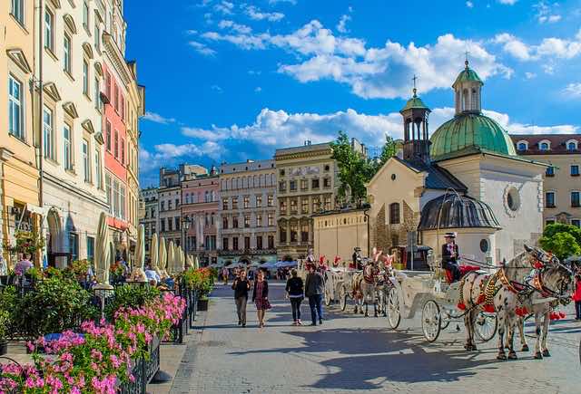 Khu phố cổ Krakow old town- địa điểm du lịch krakow ba lan nổi tiếng nhất