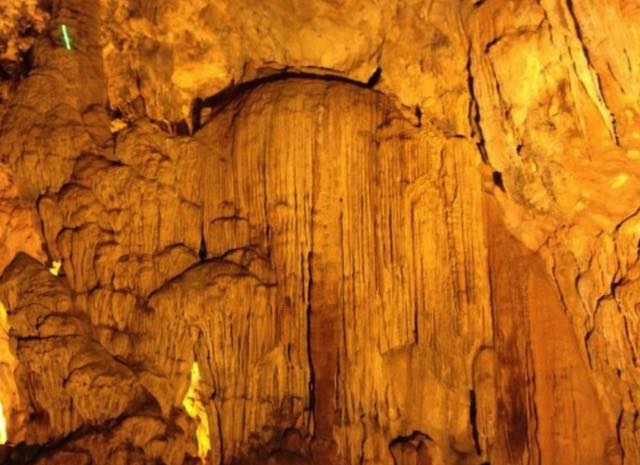 Nguom ngao cave in Cao Bang Vietnam