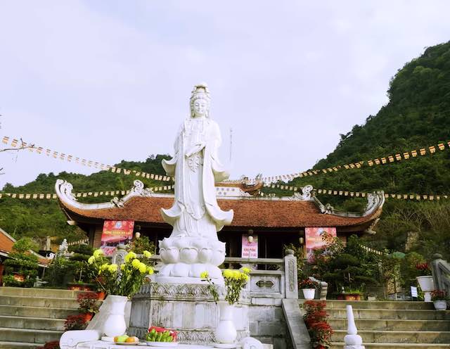 Truc Lam Ban Gioc pagoda