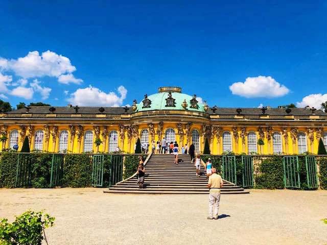 Cung điện Sanssouci - địa điểm du lịch Potsdam nổi tiếng nhất